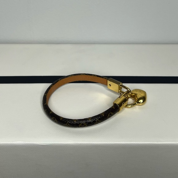 Louis Vuitton Charm Bracelet - Picture 3 of 7